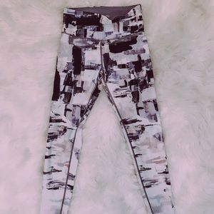 C A L V I N  K L E I N  L E G G I N G S